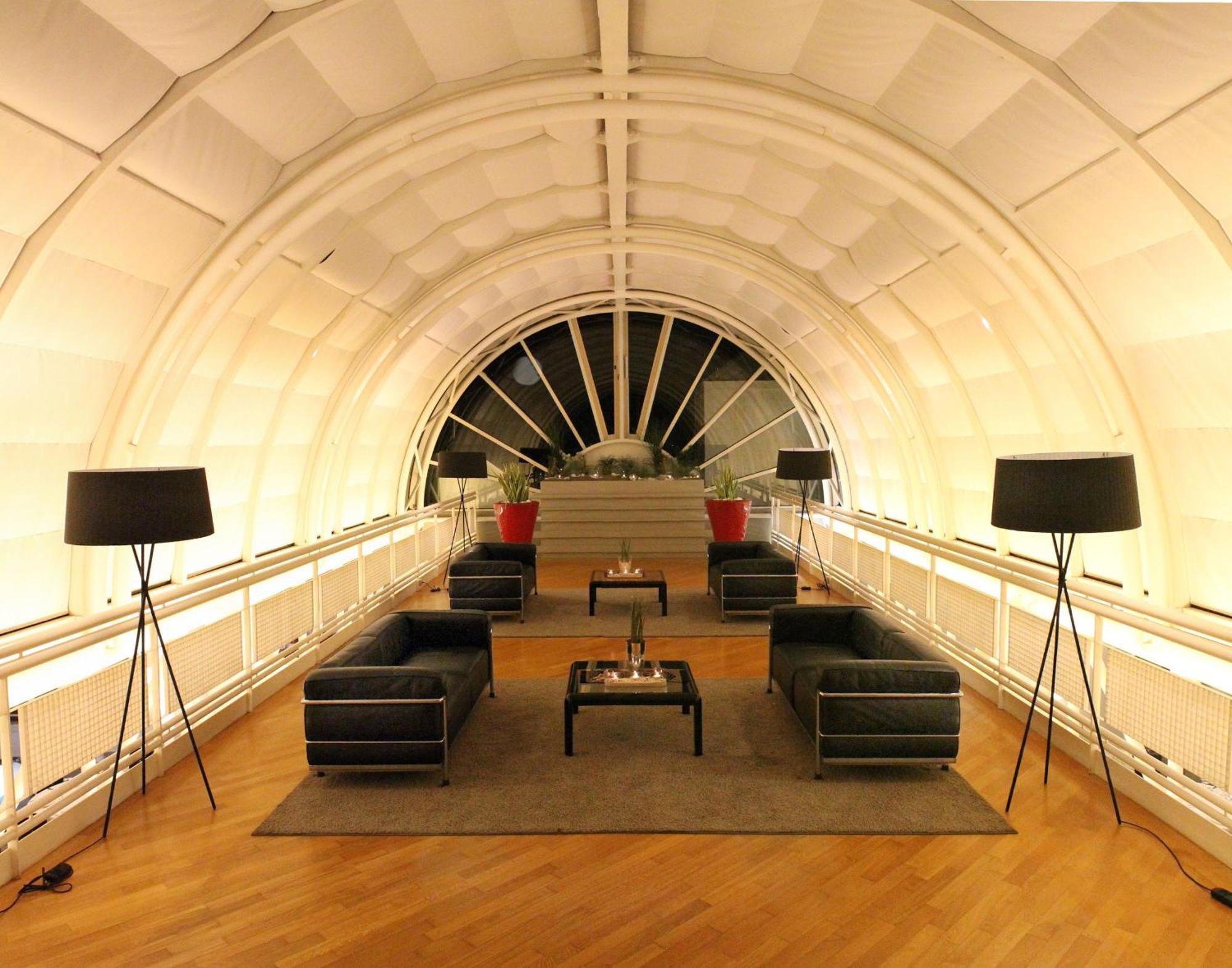 فندق ميك بيستوم بييسْتوم المظهر الخارجي الصورة The interior of the bridge